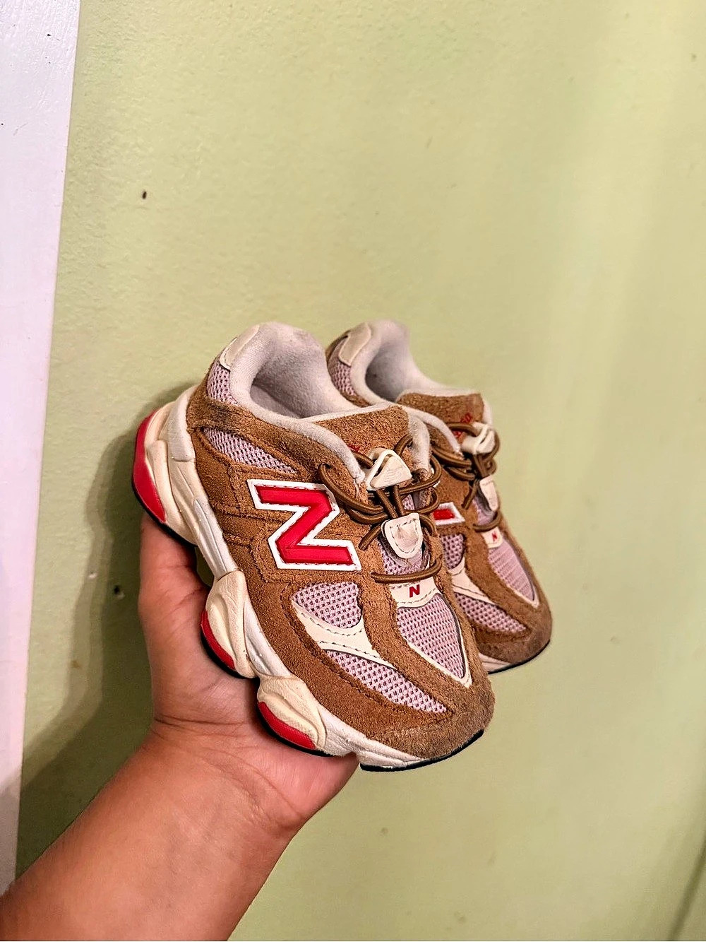 New Balance 9060 Bungee Women's Brown & Pink Sneakers